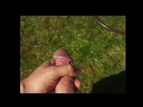 ❤️ Hottie si fa scopare a figa rosa è cums cun un squirt in un giardinu d'estate ❤❌ Video sessu à porn co.mathem-1-class.ru
