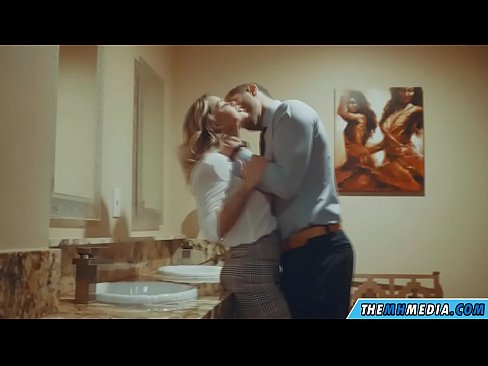 ❤️ Quandu una bionda tettona ti seduce in un bagnu publicu ❤❌ Video sessu à porn co.mathem-1-class.ru